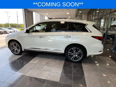 More photos of 2017 INFINITI QX60 at Jay Wolfe Toyota, MO