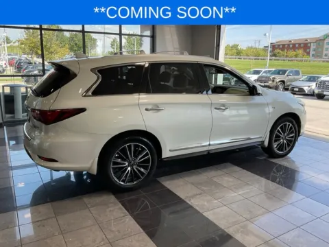 More photos of 2017 INFINITI QX60 at Jay Wolfe Toyota, MO