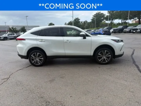 More photos of 2022 Toyota Venza LE at Jay Wolfe Toyota, MO