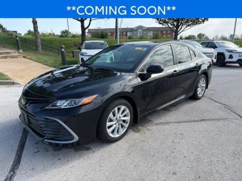 Black 2022 Toyota Camry LE for sale in Kansas City, MO