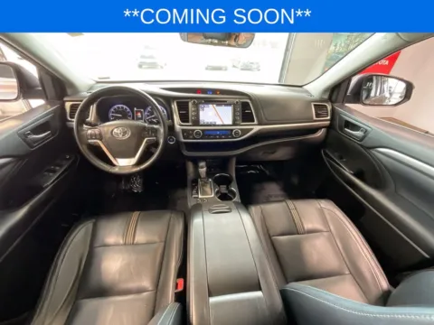 More photos of 2018 Toyota Highlander SE at Jay Wolfe Toyota, MO