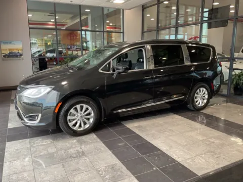 Another view of 2019 Chrysler Pacifica Touring L for sale in Kansas City, MO at Jay Wolfe Toyota