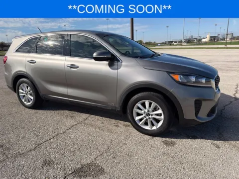 More photos of 2019 Kia Sorento LX at Jay Wolfe Toyota, MO