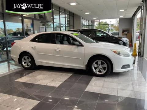 White 2013 Chevrolet Malibu LS for sale in Kansas City, MO