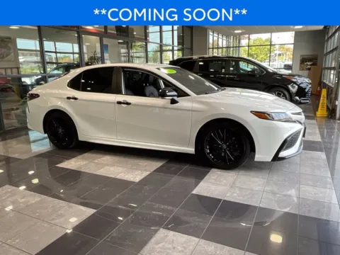 White 2022 Toyota Camry SE Nightshade for sale in Kansas City, MO