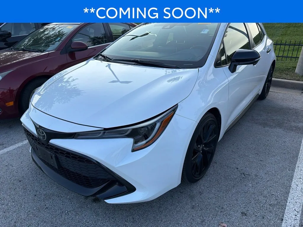 White 2022 Toyota Corolla Hatchback SE Nightshade Edition for sale in Kansas City, MO