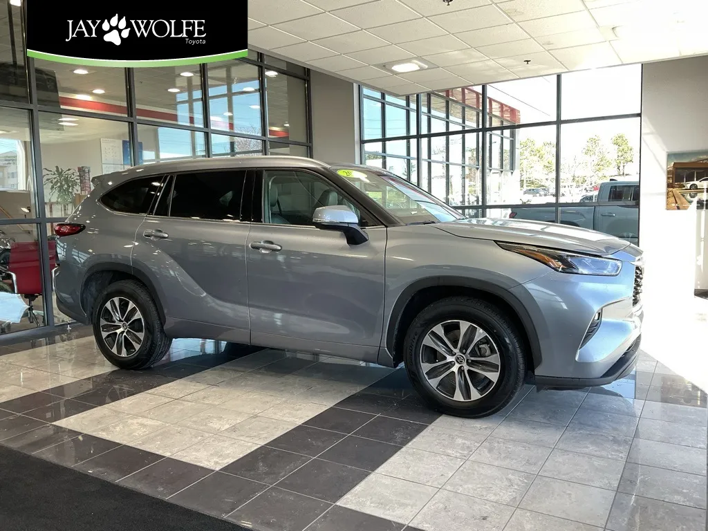 2022 Toyota Highlander XLE for sale in Kansas City, MO