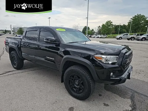 Black 2016 Toyota Tacoma TRD Off-Road for sale in Kansas City, MO