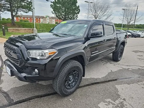 Another view of 2016 Toyota Tacoma TRD Off-Road for sale in Kansas City, MO at Jay Wolfe Toyota