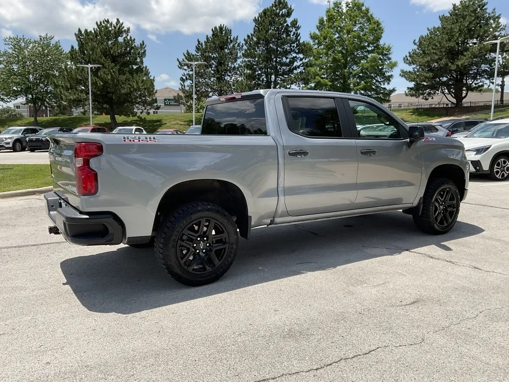 2025 Chevrolet Silverado 1500 Custom Trail Boss photo 3