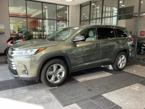 Another view of 2017 Toyota Highlander Limited for sale in Kansas City, MO at Jay Wolfe Toyota