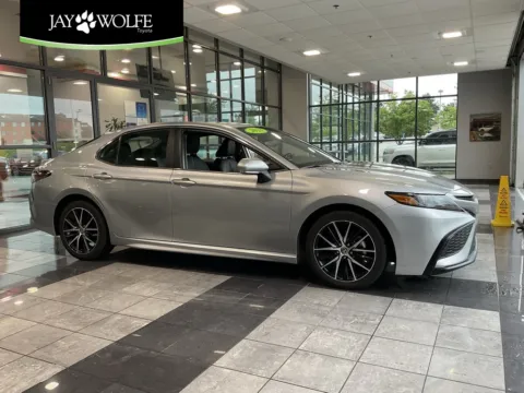 Silver 2023 Toyota Camry SE for sale in Kansas City, MO