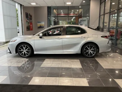 More photos of 2023 Toyota Camry SE at Jay Wolfe Toyota, MO