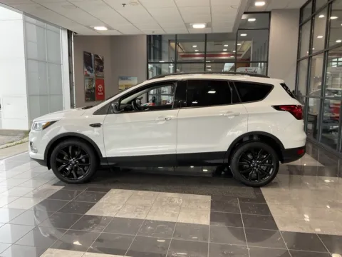 More photos of 2019 Ford Escape SE at Jay Wolfe Toyota, MO
