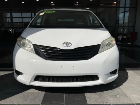 Photos of 2012 Toyota Sienna for sale in Kansas City, MO at Jay Wolfe Toyota