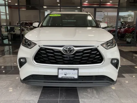 Photos of 2020 Toyota Highlander Limited for sale in Kansas City, MO at Jay Wolfe Toyota