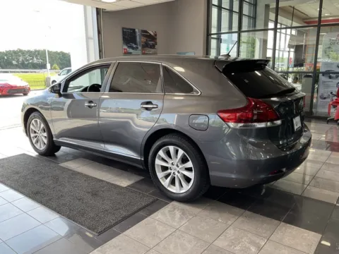 More photos of 2013 Toyota Venza XLE at Jay Wolfe Toyota, MO