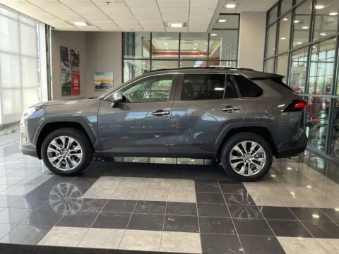 More photos of 2021 Toyota RAV4 Limited at Jay Wolfe Toyota, MO