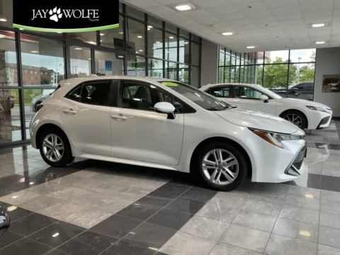 White 2021 Toyota Corolla Hatchback SE for sale in Kansas City, MO
