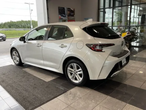More photos of 2021 Toyota Corolla Hatchback SE at Jay Wolfe Toyota, MO