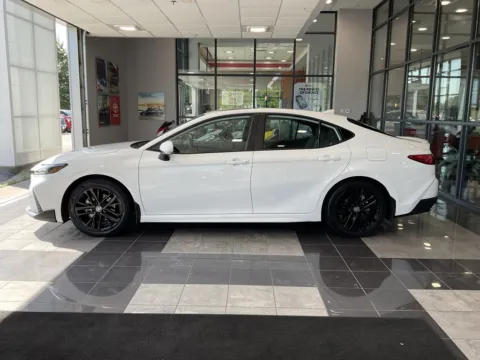 More photos of 2025 Toyota Camry SE at Jay Wolfe Toyota, MO