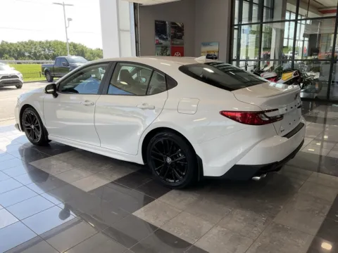 More photos of 2025 Toyota Camry SE at Jay Wolfe Toyota, MO