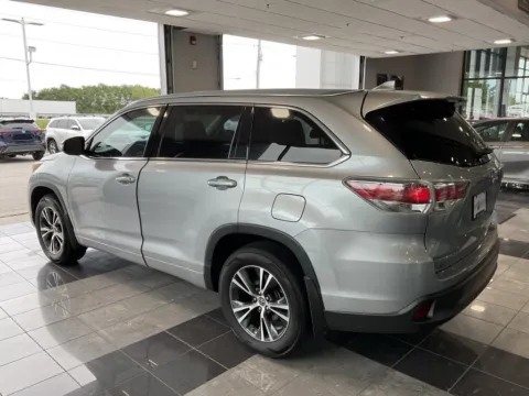 More photos of 2016 Toyota Highlander XLE V6 at Jay Wolfe Toyota, MO