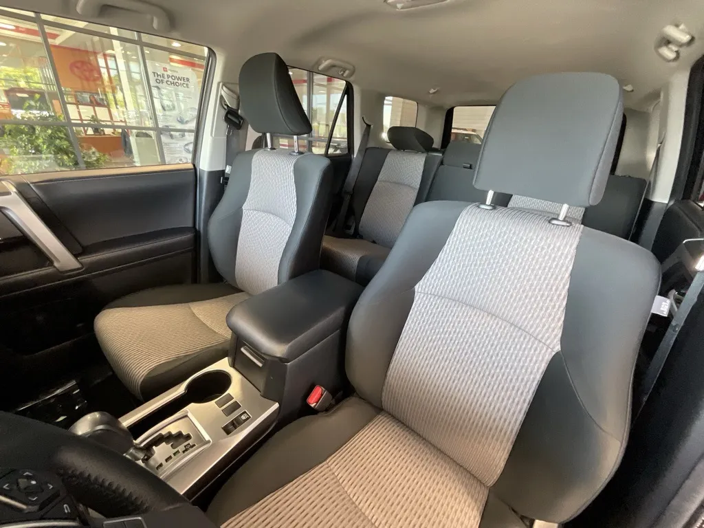 2024 Toyota 4Runner SR5 4WD photo 4