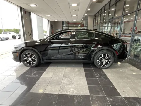 More photos of 2024 Toyota Crown Limited at Jay Wolfe Toyota, MO