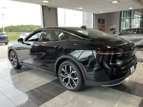 More photos of 2024 Toyota Crown Limited at Jay Wolfe Toyota, MO