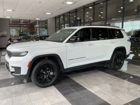 Another view of 2024 Jeep Grand Cherokee L Altitude for sale in Kansas City, MO at Jay Wolfe Toyota