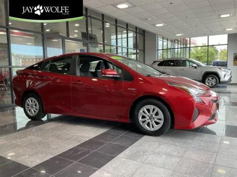 Red 2016 Toyota Prius Two for sale in Kansas City, MO