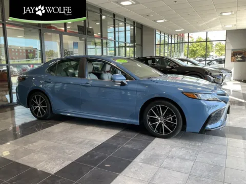 Blue 2023 Toyota Camry SE for sale in Kansas City, MO
