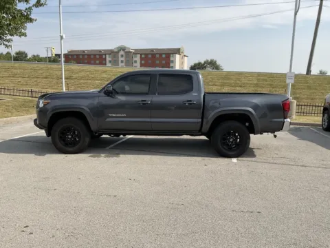 More photos of 2022 Toyota Tacoma SR5 at Jay Wolfe Toyota, MO