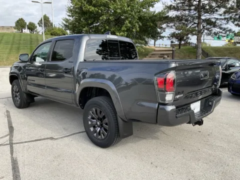 More photos of 2022 Toyota Tacoma Limited at Jay Wolfe Toyota, MO