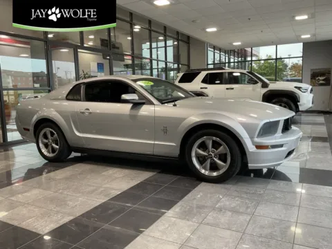 Silver 2006 Ford Mustang V6 for sale in Kansas City, MO