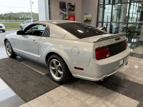 More photos of 2006 Ford Mustang V6 at Jay Wolfe Toyota, MO
