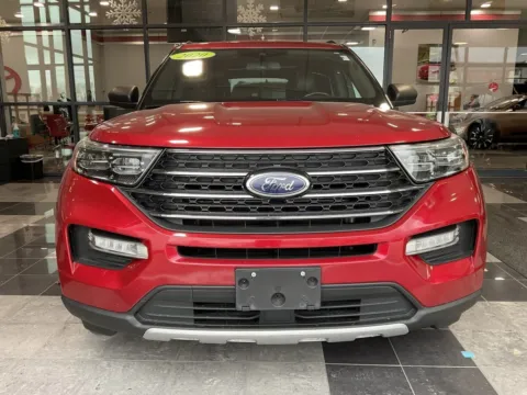 Photos of 2020 Ford Explorer XLT for sale in Kansas City, MO at Jay Wolfe Toyota