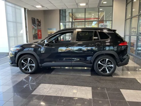 More photos of 2024 Toyota Corolla Cross Hybrid XSE at Jay Wolfe Toyota, MO