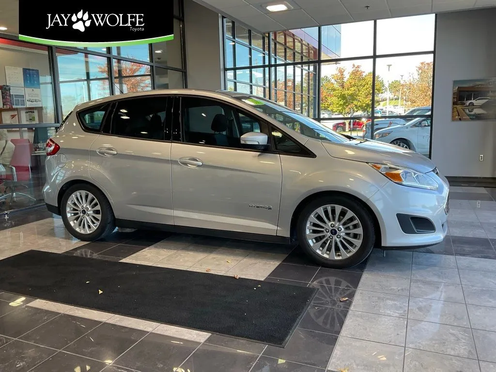 Silver 2017 Ford C-Max Hybrid SE for sale in Kansas City, MO