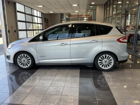 More photos of 2017 Ford C-Max Hybrid SE at Jay Wolfe Toyota, MO