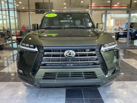 Photos of 2024 Lexus GX 550 Premium+ for sale in Kansas City, MO at Jay Wolfe Toyota