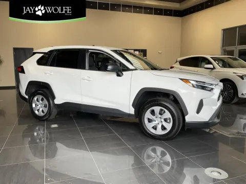 White 2024 Toyota RAV4 LE for sale in Kansas City, MO