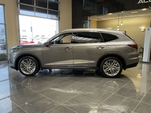 More photos of 2023 Acura MDX w/Advance Package at Jay Wolfe Acura, MO