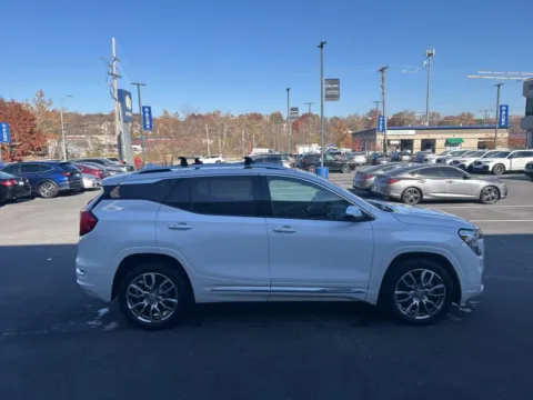 More photos of 2022 GMC Terrain Denali at Jay Wolfe Acura, MO