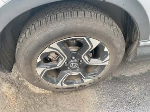 More photos of 2019 Honda CR-V Touring at Jay Wolfe Acura, MO