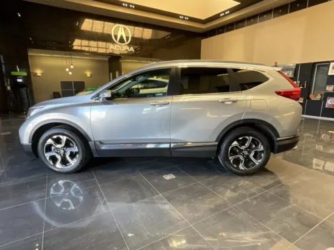 More photos of 2019 Honda CR-V Touring at Jay Wolfe Acura, MO