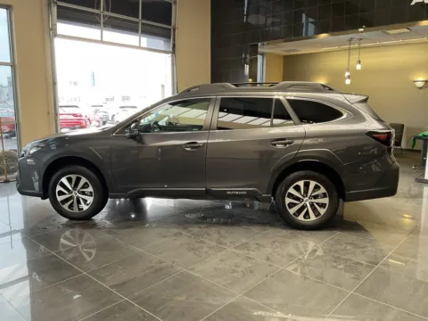 More photos of 2024 Subaru Outback Premium at Jay Wolfe Acura, MO