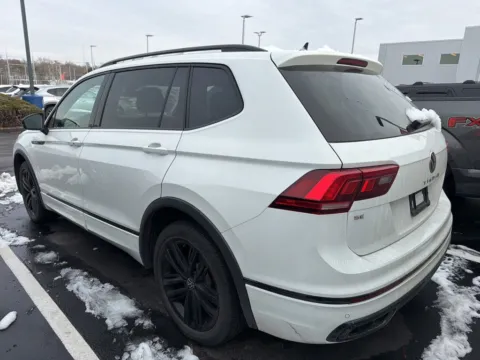 More photos of 2022 Volkswagen Tiguan SE R-Line Black at Jay Wolfe Acura, MO