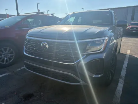 Photos of 2024 Volkswagen Atlas Cross Sport 2.0T SE for sale in Kansas City, MO at Jay Wolfe Acura